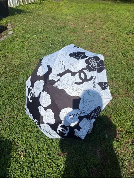 CHANEL Accessories - Black and White Camellia Print Umbrella and thermo